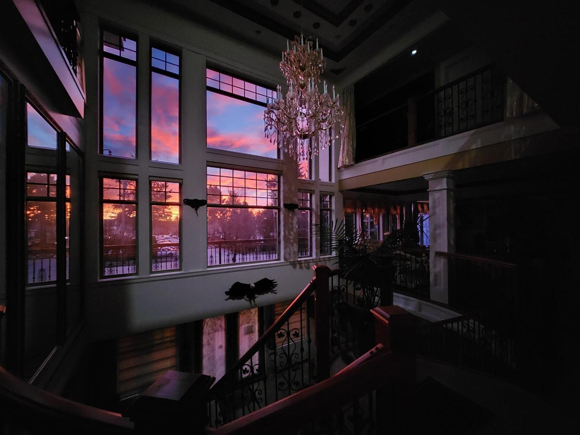 Empress Palace Hotel Суррей Экстерьер фото
