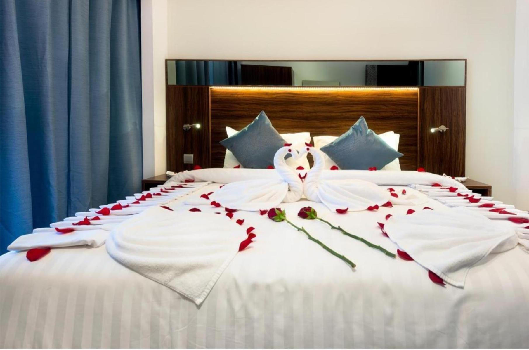 Empress Palace Hotel Суррей Экстерьер фото